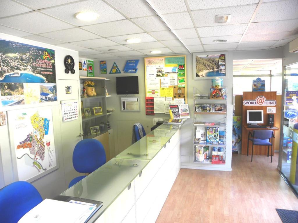 Camping Senia Cala Canyelles Campsite